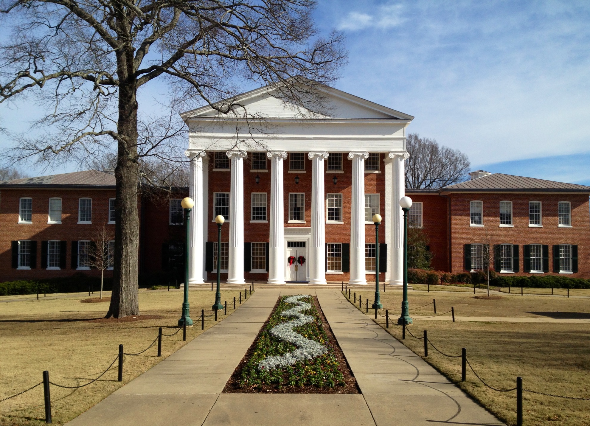 White columns of the Lyceum on the Ole Miss campus
